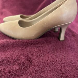 Clark’s Elegant Tan Women's Heels